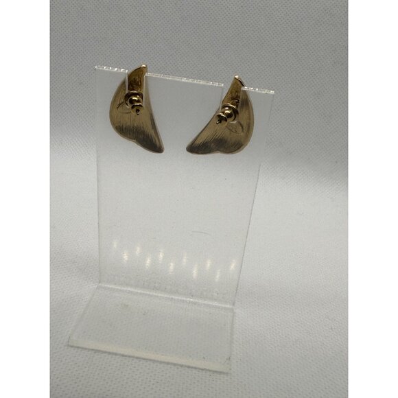 Trifari Gold-Tone Pierced Earrings Abstract Design & Push Back Closure For Women - Picture 3 of 7